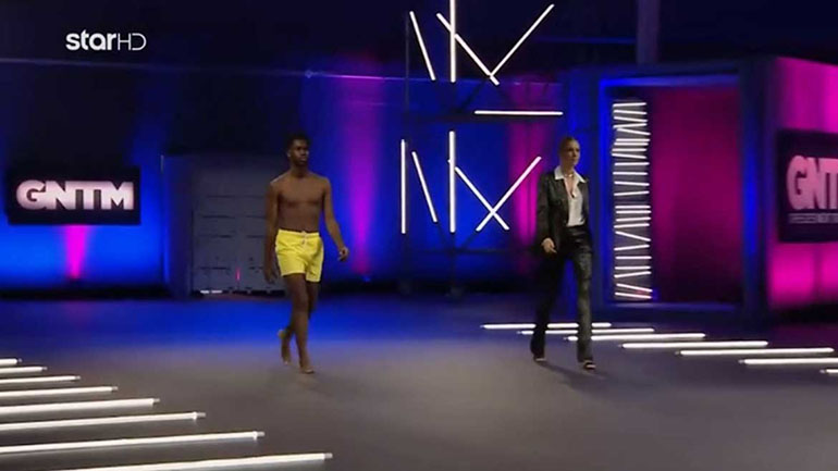 GNTM: Η Βίκυ Καγιά δείχνει αντρική πασαρέλα σε διαγωνιζόμενο!